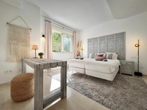 Chic Town House with mountain views - La Cala Golf