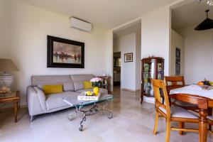 Sea View Apartment with Private Secure Parking - 2