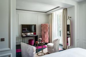 Panache Junior Suite room in Fauchon L'Hôtel Paris
