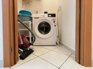 [LUNGOMARE] 2 locali sul Mare con AC