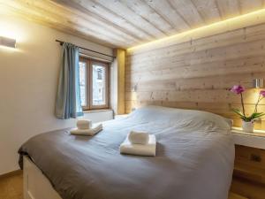 Chalets Chalet 4* cosy au coeur de La Clusaz, 13 pers, avec Wifi et billard - FR-1-304-177 : photos des chambres