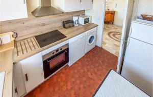 Appartements Awesome Apartment In Saint-georges-de-didon With 2 Bedrooms : photos des chambres