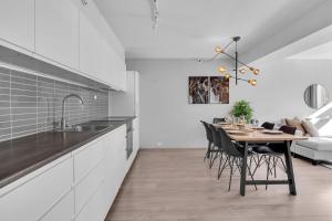 ARCTIC HOMES - The Aurora Retreat