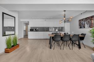 ARCTIC HOMES - The Aurora Retreat