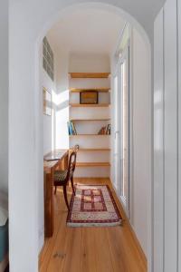 Superbe appart, central, petit balcon & vue Place