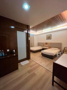 D Eastern Hotel
