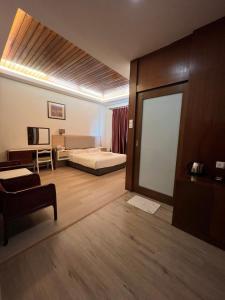 D Eastern Hotel