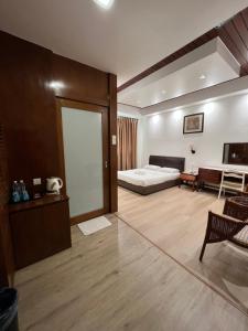 D Eastern Hotel