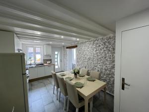 Maisons de vacances Cosy &Jolie Maison tout a cote de DisneyLand Paris : Maison 3 Chambres