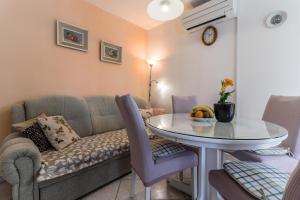 Garden View Apartment