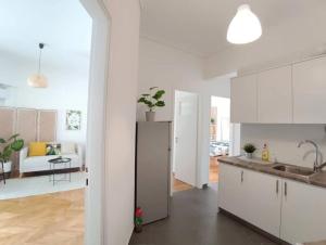 Sunny two-bedroom apartment next to Panathenaic Stadium