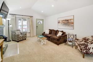 Tulsa Vacation Home ~ 3 Mi to Downtown