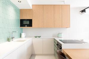 Premium Designer Apartment - Quiet and Central