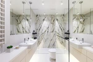 Premium Designer Apartment - Quiet and Central