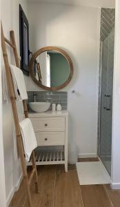 B&B / Chambres d'hotes AU COIN DES LUQUETTES : Chambre Double - Vue sur Jardin