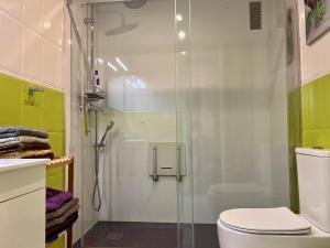 Apartment on the beach with parking and pool