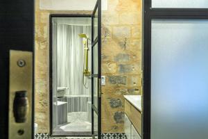 Appartements Jacuzzi & Hammam de luxe au pied du Chateau : photos des chambres