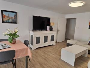 Appartements Etoile de Mer - Appt 3 ch 2 sdb a 150m d'une plage de sable fin hyper equipe & Wifi : photos des chambres