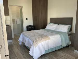 Seaside serenity : Modern Driftsands apartment