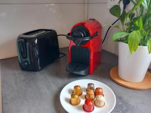 Jolie F2-5mn de laéroport dOrly parking privé gratuit