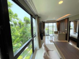 Luxury sea view apartment at Panora C301