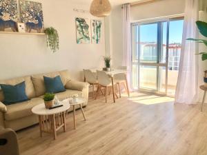 Frente al mar, preciosas vistas, piscinas , valdelagrana