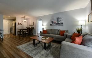 3BR Condo Near The Strip - Pool - FREE TICKETS INCLUDED - VIN2912-3