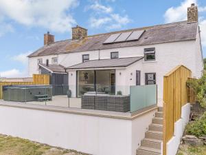 Cwmporthman Farm Cottage-Uk34701