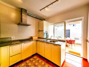 FLH Tavira Central Town House with Terrace & Rooftop