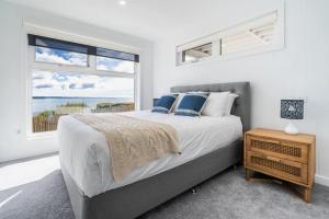 The Lookout Bay of Fires