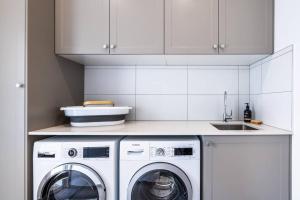 The Lookout Bay of Fires