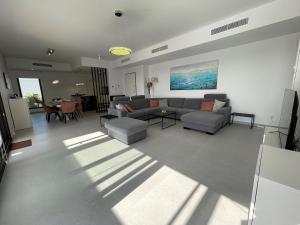 Modern Villa Near Guardamar