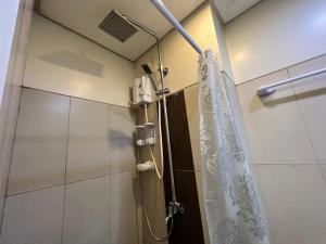 Condo Unit With Balcony in Manila