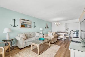 Holiday Surf and Racquet Club 710