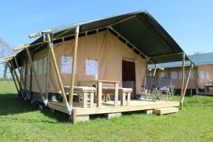 Campings Camping Terre Ferme : photos des chambres