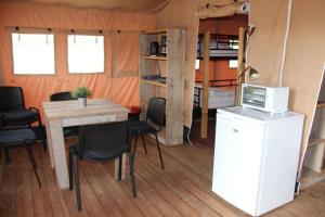 Campings Camping Terre Ferme : photos des chambres