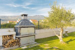 Villa Castelli, Family Holiday House with Private Pool