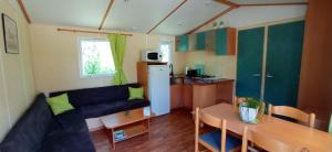 Campings CAMPING LE BEL AIR Mobil home L'OLIVIER 4 personnes : photos des chambres