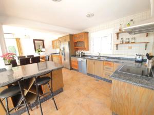 5 Bedroom Villa with HEATED Pool with breath-taking Sea Views, Walking distances to Shops Restaurants Beach