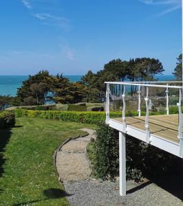 TY KERLUZ - Vue Mer et Plage à 80m - 4hvězdičkové hotely ve městě Locquirec