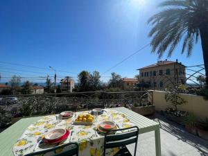 Casa Visconti, Bordighera, vista mare