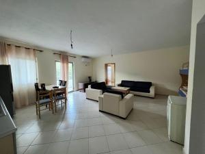Lami Apartment rana e hedhur