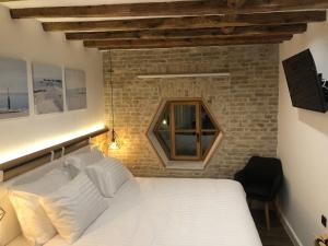 On the Square Suites