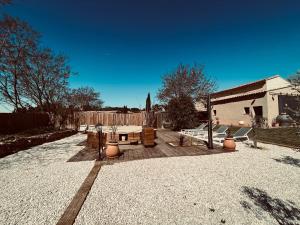 Maisons de vacances L Atelier gite 3 etoiles avec piscine Le Jas des Oliviers : photos des chambres