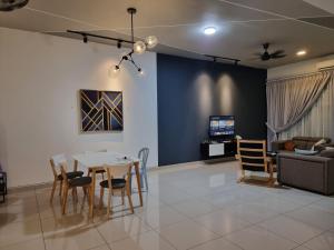 Michelle Escadia Homestay 3, 4 bedrooms unit