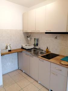 Apartment Layla - Intermezzo with sea view in center of Rabac