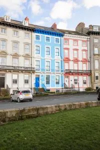 Royal Discovery - Sandsend