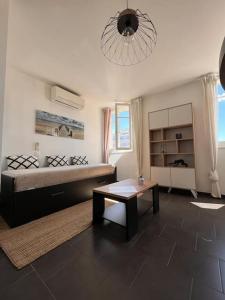 Studio centre historique vue Mer