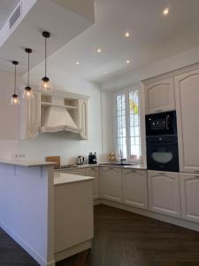 HEART OF OLD TOWN - BEACH 150m & PALAIS DES FESTIVALS 600m