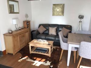 Charming 1 Bed Peak District Cottage Barn - Alton Towers, Christmas Markets, Polar Bears, Chatsworth